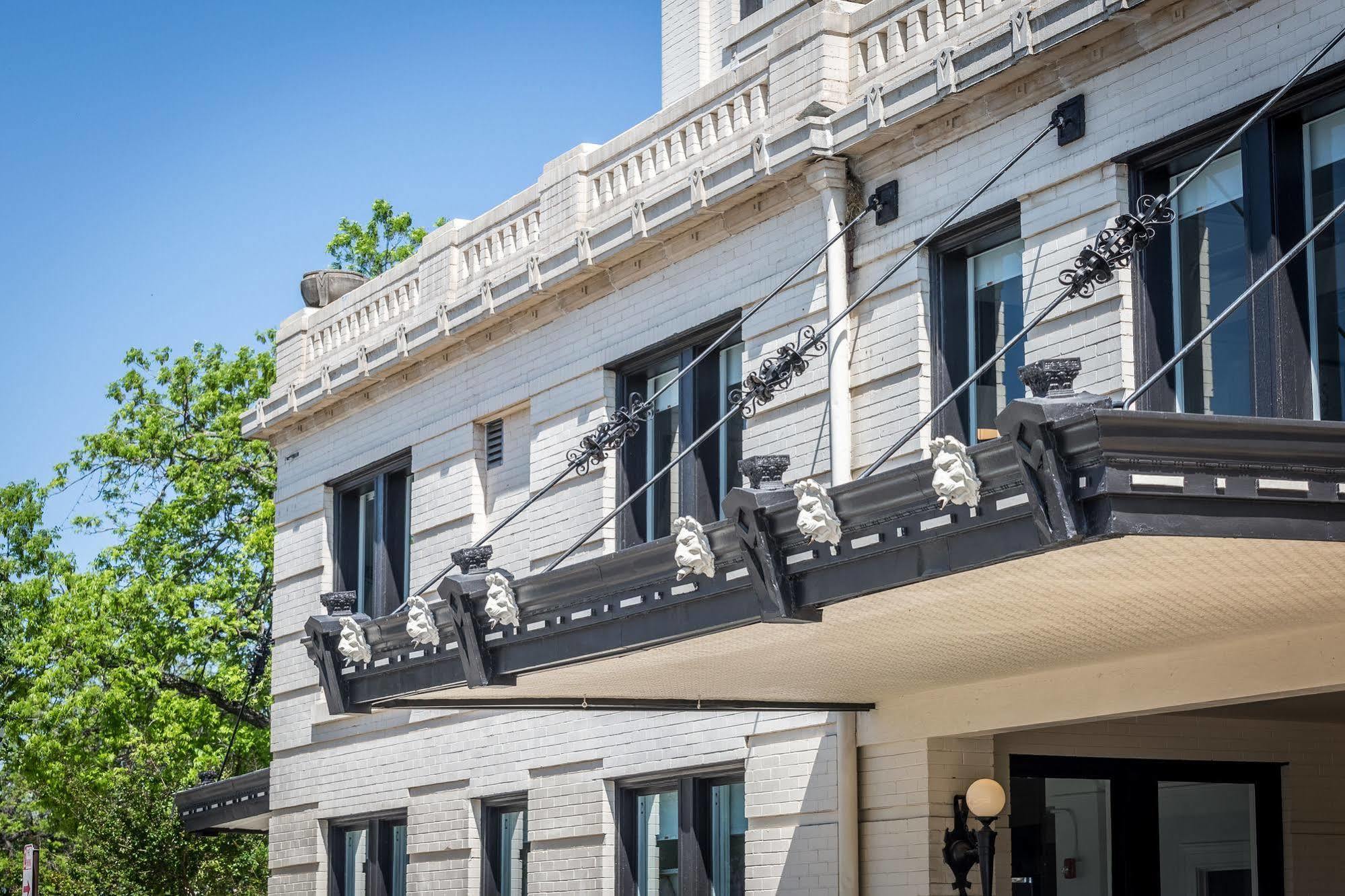 Park Plaza Hotel סגווין מראה חיצוני תמונה