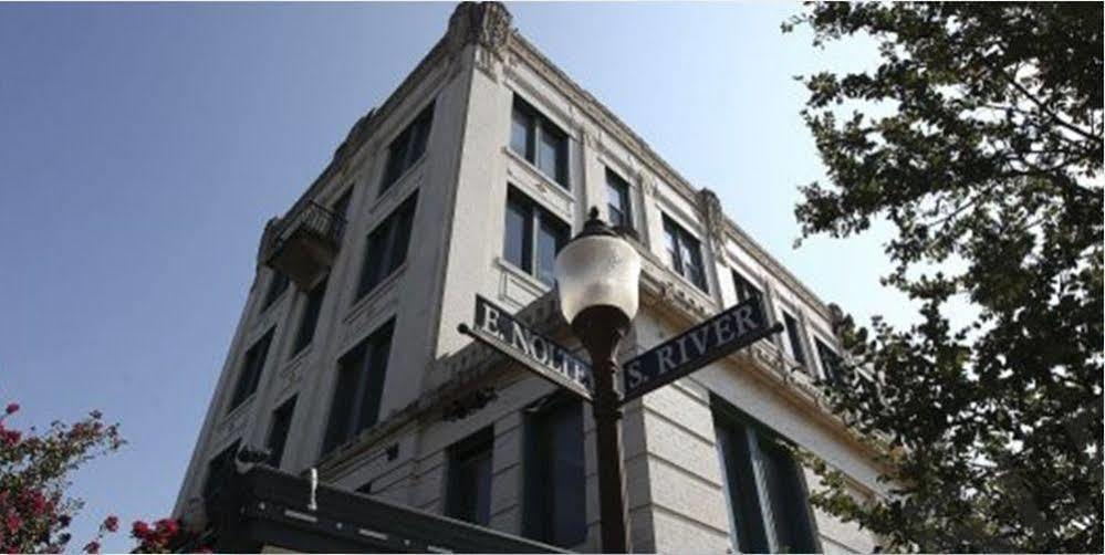 Park Plaza Hotel סגווין מראה חיצוני תמונה