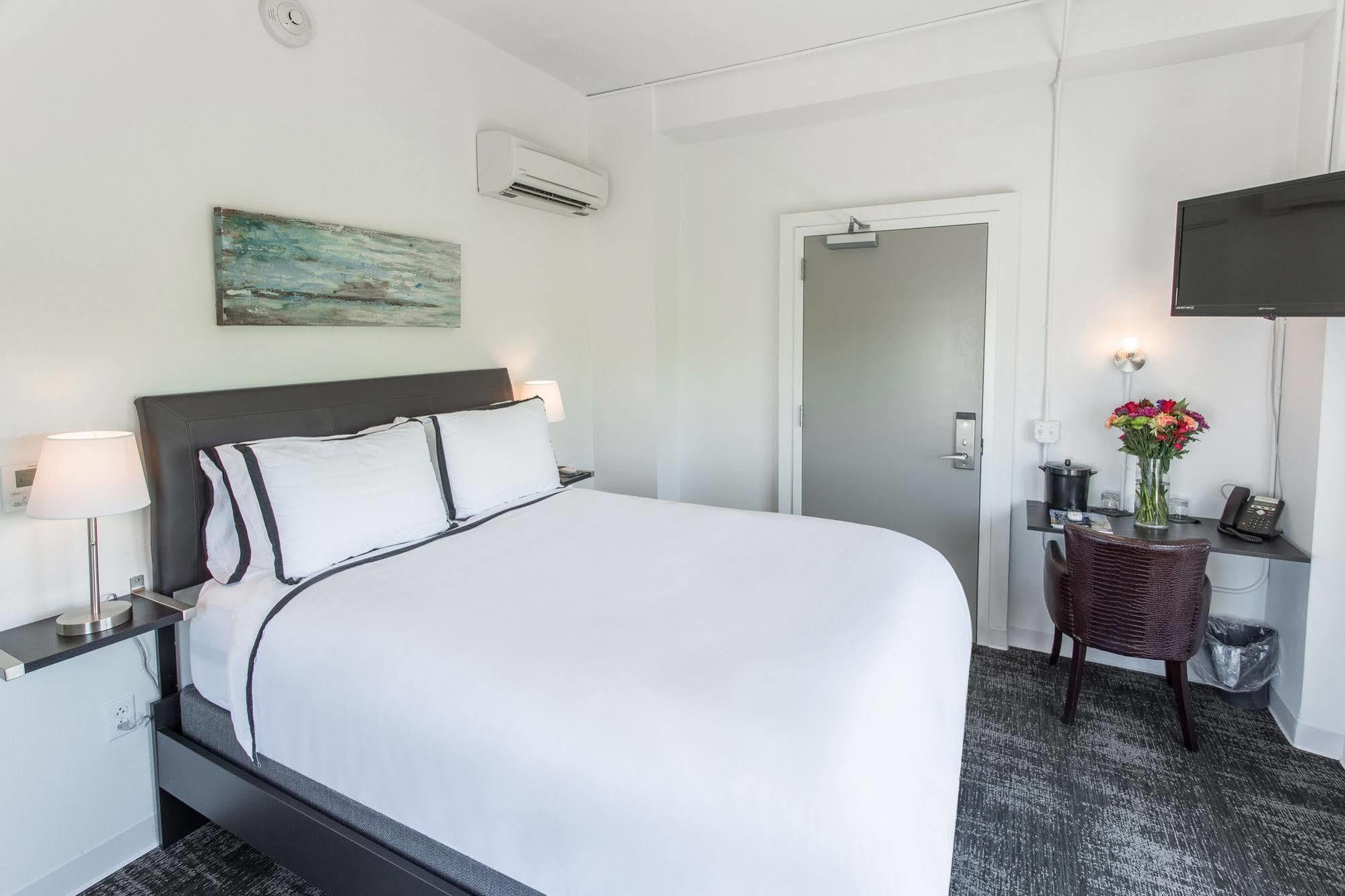 Park Plaza Hotel סגווין מראה חיצוני תמונה