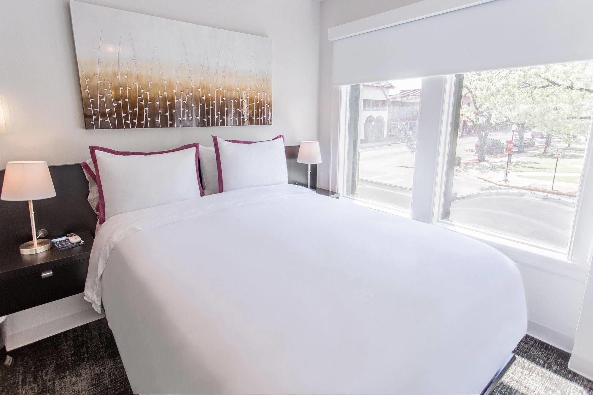 Park Plaza Hotel סגווין מראה חיצוני תמונה