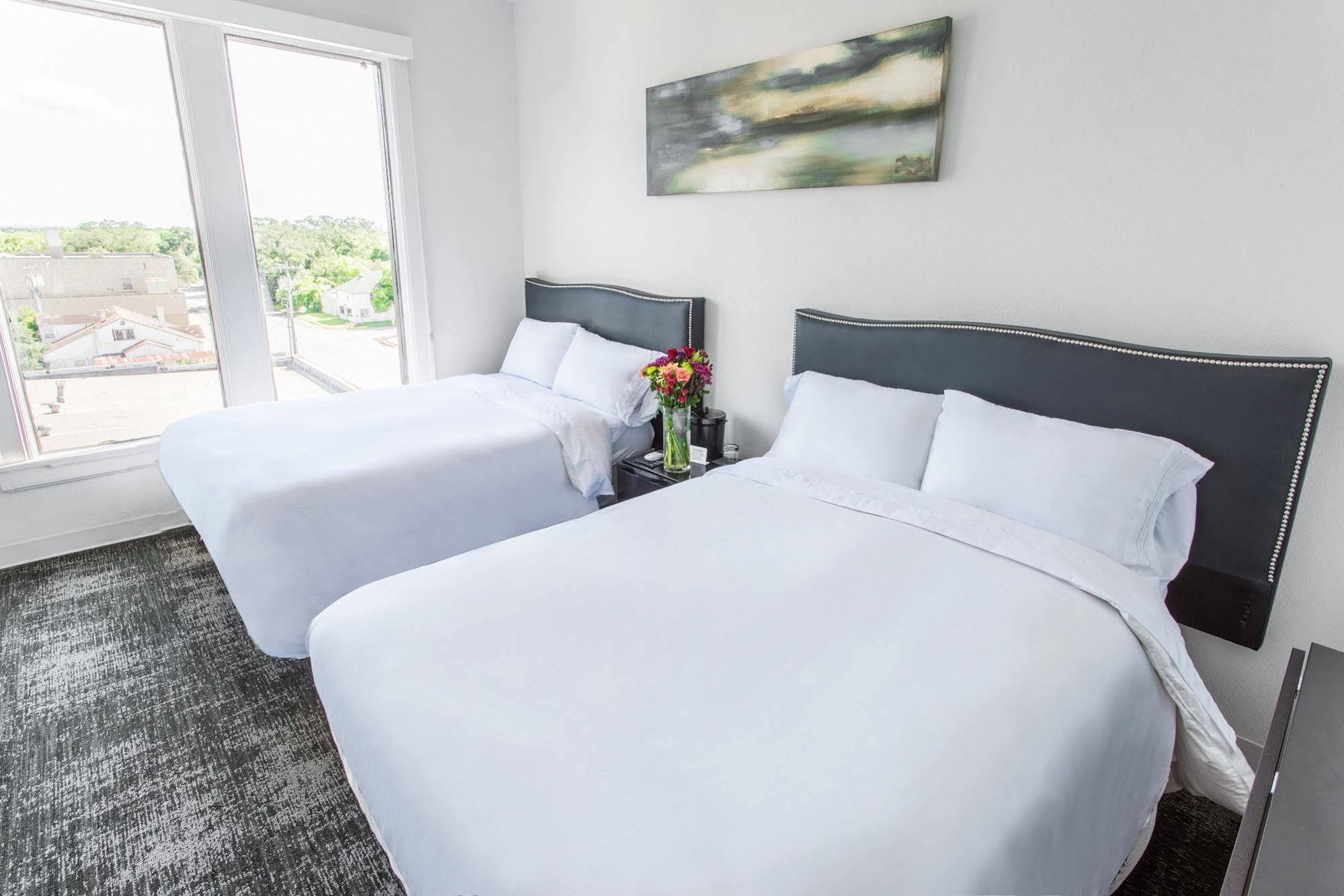 Park Plaza Hotel סגווין מראה חיצוני תמונה