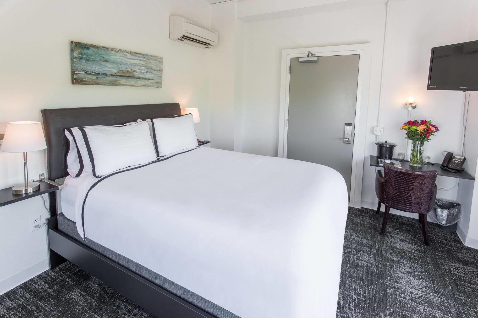 Park Plaza Hotel סגווין מראה חיצוני תמונה
