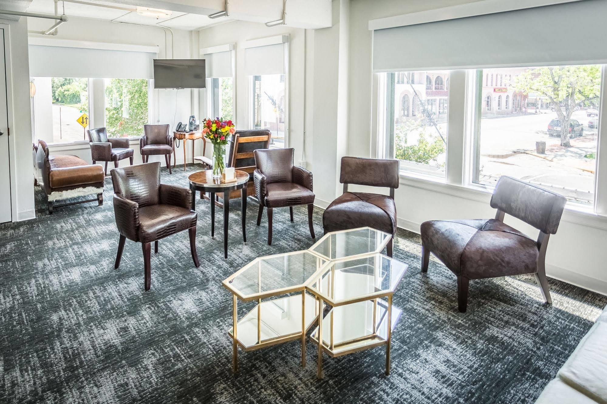 Park Plaza Hotel סגווין מראה חיצוני תמונה