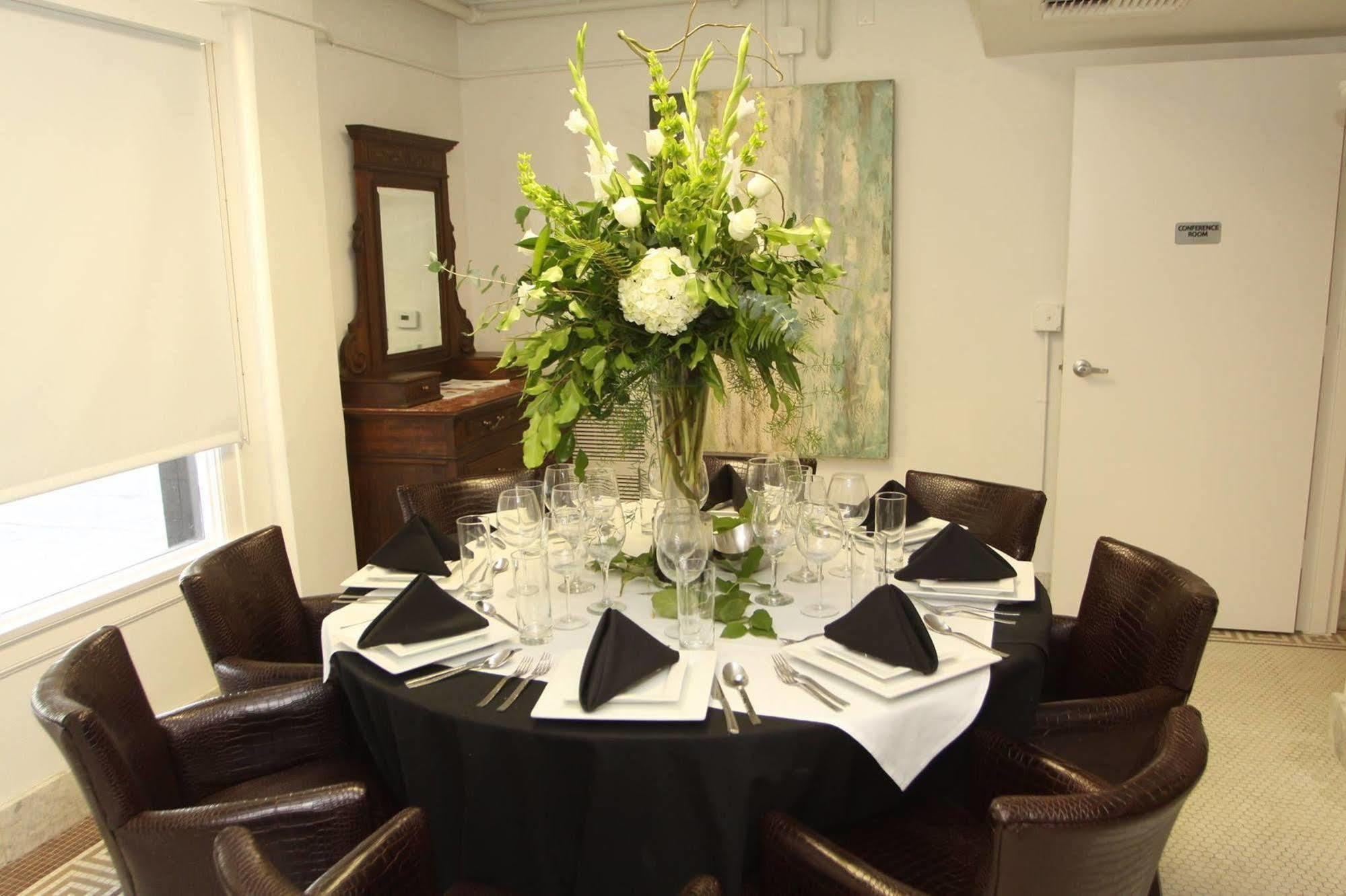 Park Plaza Hotel סגווין מראה חיצוני תמונה
